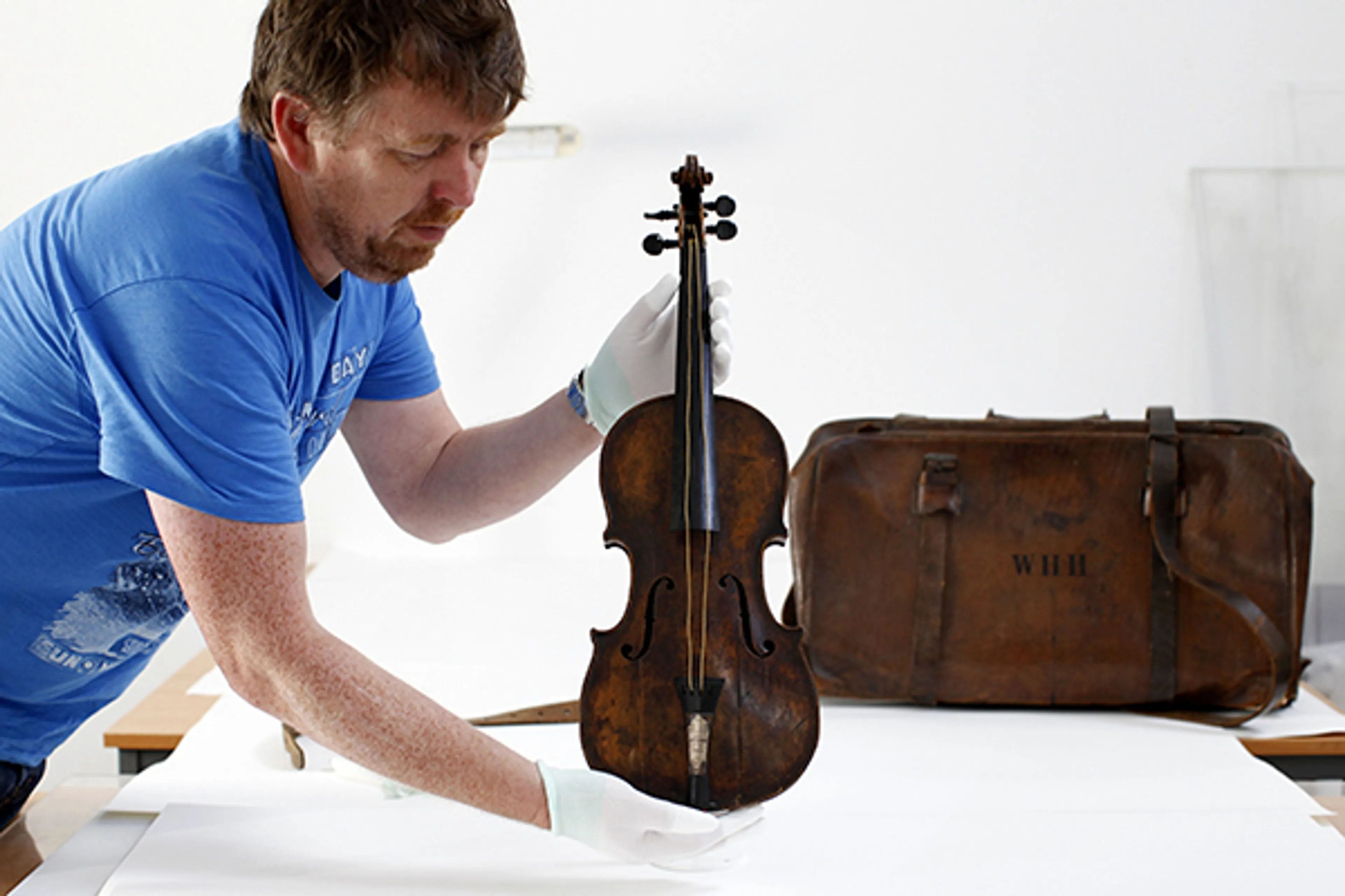 Капитал - Cкрипка с Титаника продана за $ 1,5 млн