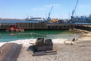 Капитал - Завершается строительство первого военного пирса в Актау