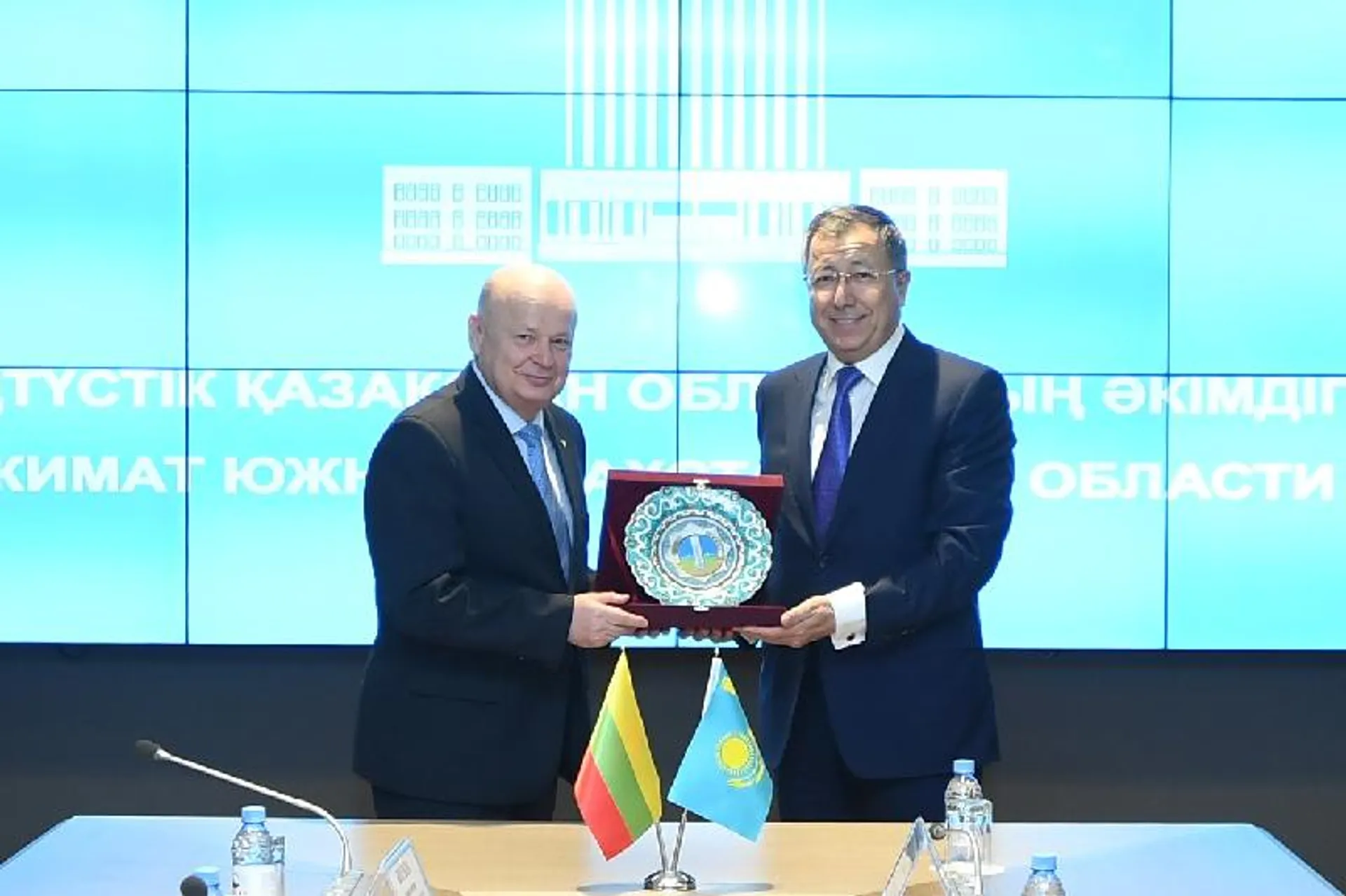 Капитал - В ЮКО открылось почетное консульств Литвы