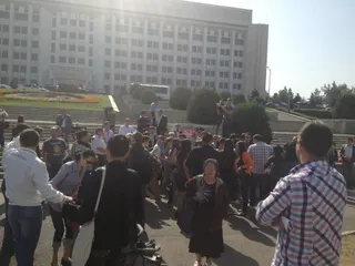 Капитал - Дольщики компании Серт устроили акцию протеста