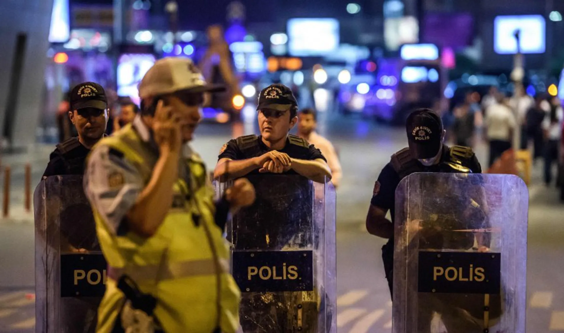 Капитал - Число погибших при теракте в центре Стамбула возросло до 39 человек