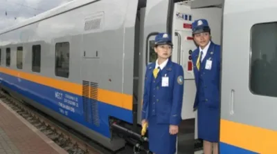 Сообщения казахстанских поездов в Россию не отменят