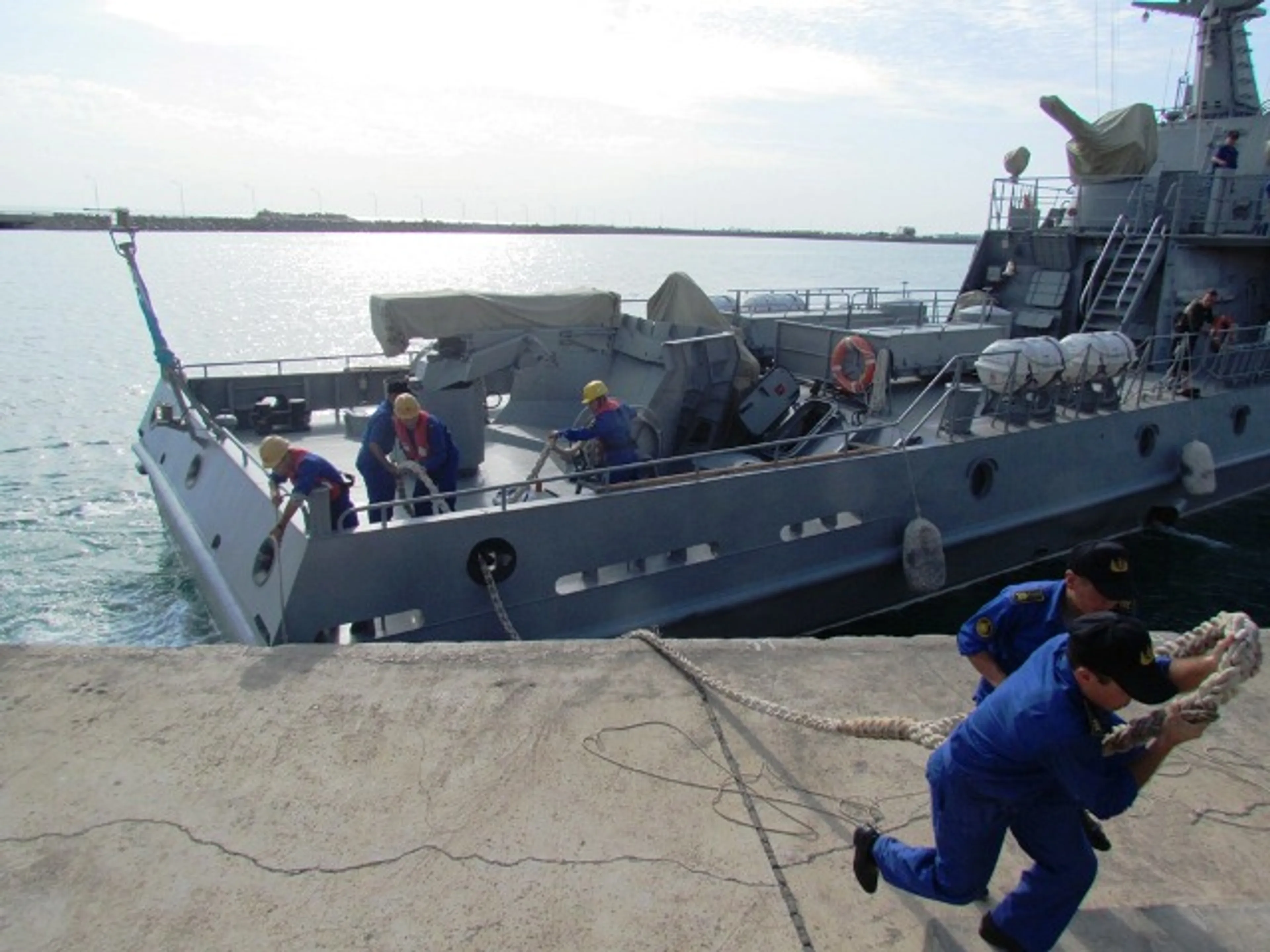 Капитал - Боевые корабли ВМС Казахстана развернули стрельбы на Каспии