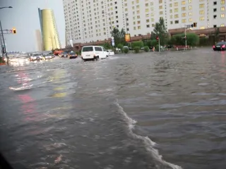 Капитал - Из-за паводковых вод в Астане закрыли улицу