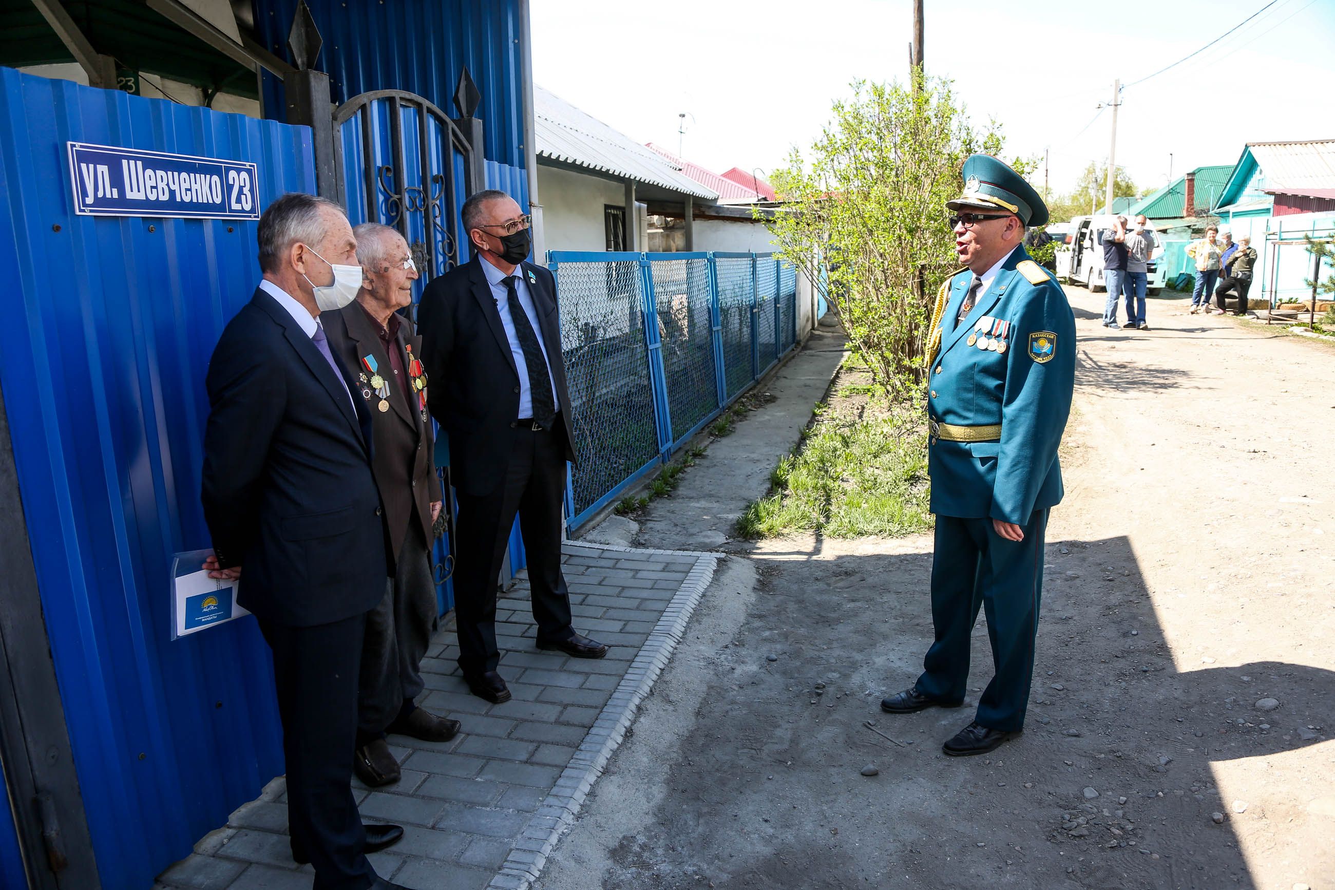 Оркестр на дом: «Казцинк» необычно поздравил ветеранов 741412 - Kapital.kz 