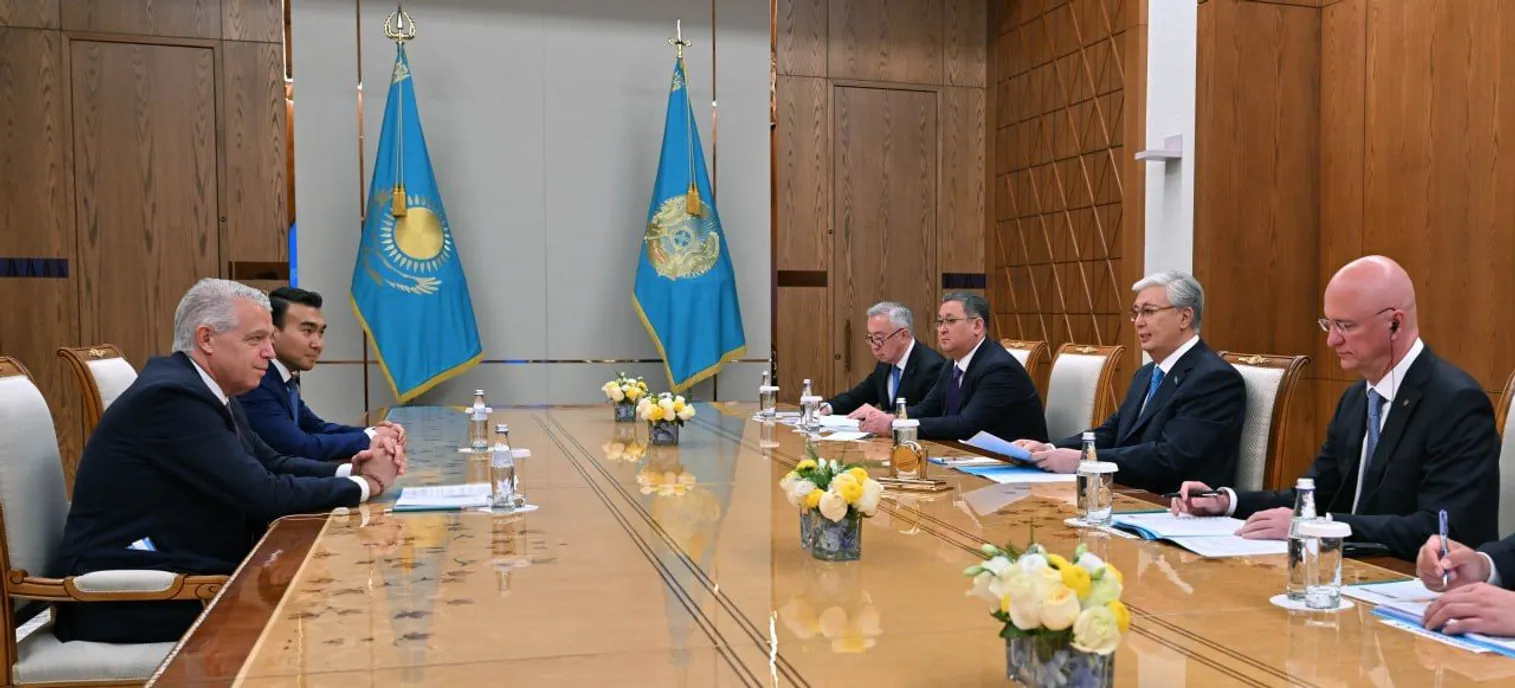 На фото: встреча с&nbsp;президентом Philip Morris International по СНГ и Центральной Азии Марко Мариотти