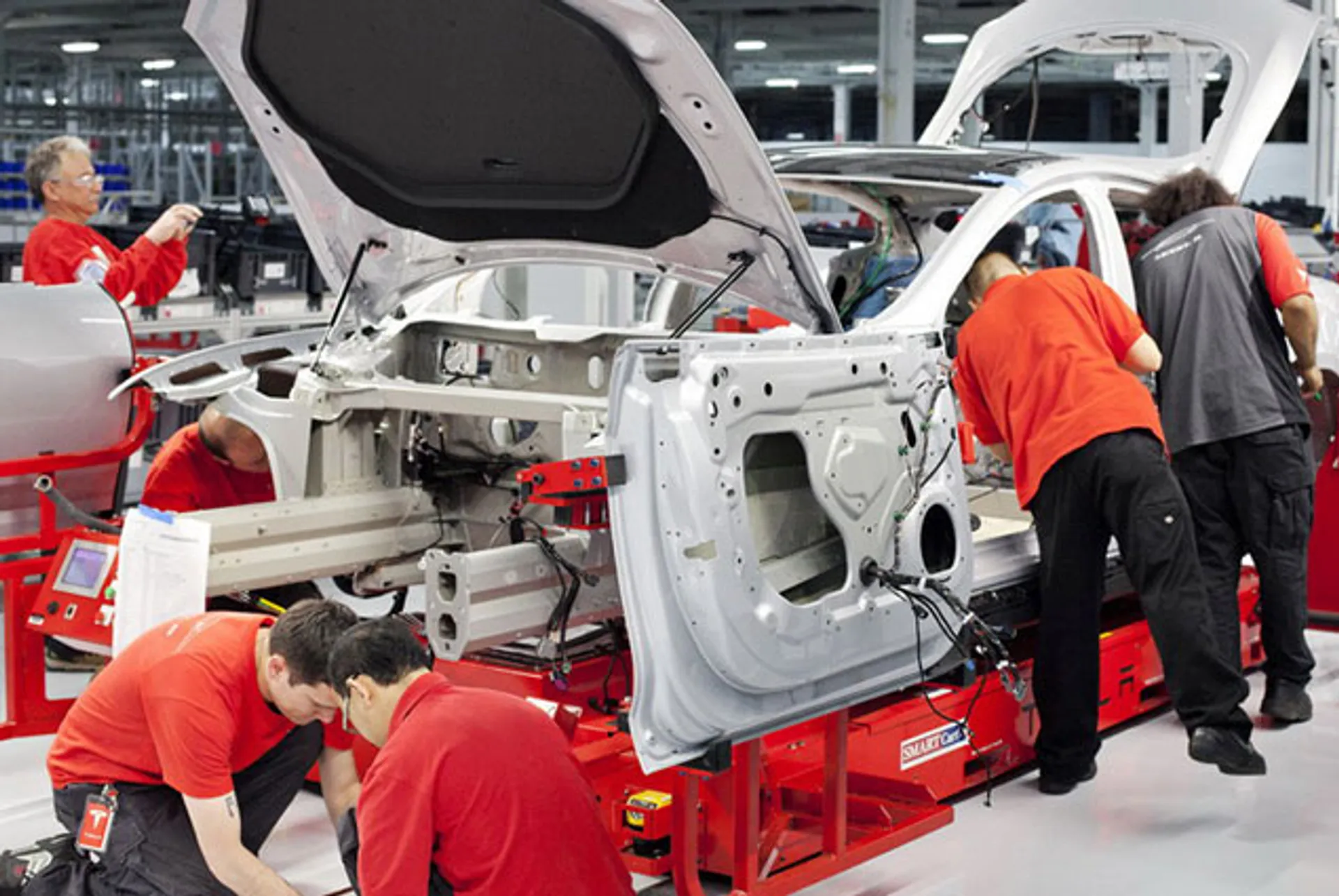 Капитал - Tesla Motors терпит убытки 11 кварталов подряд