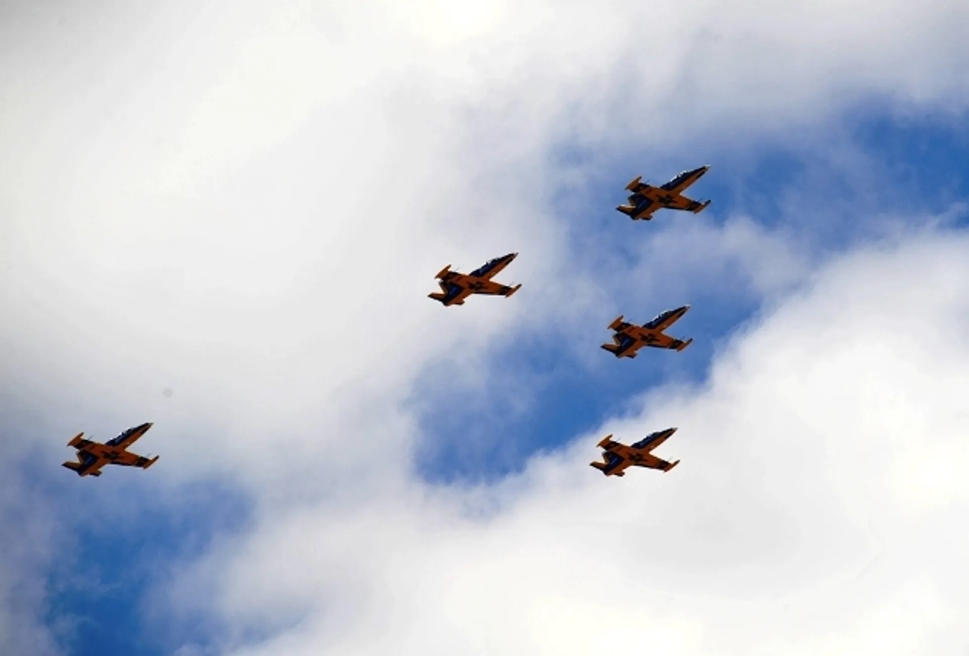 Капитал - В параде приняли участие более 5 тыс. военнослужащих