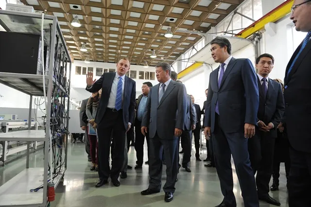 Министр Асет Исекешев посетил Logycom