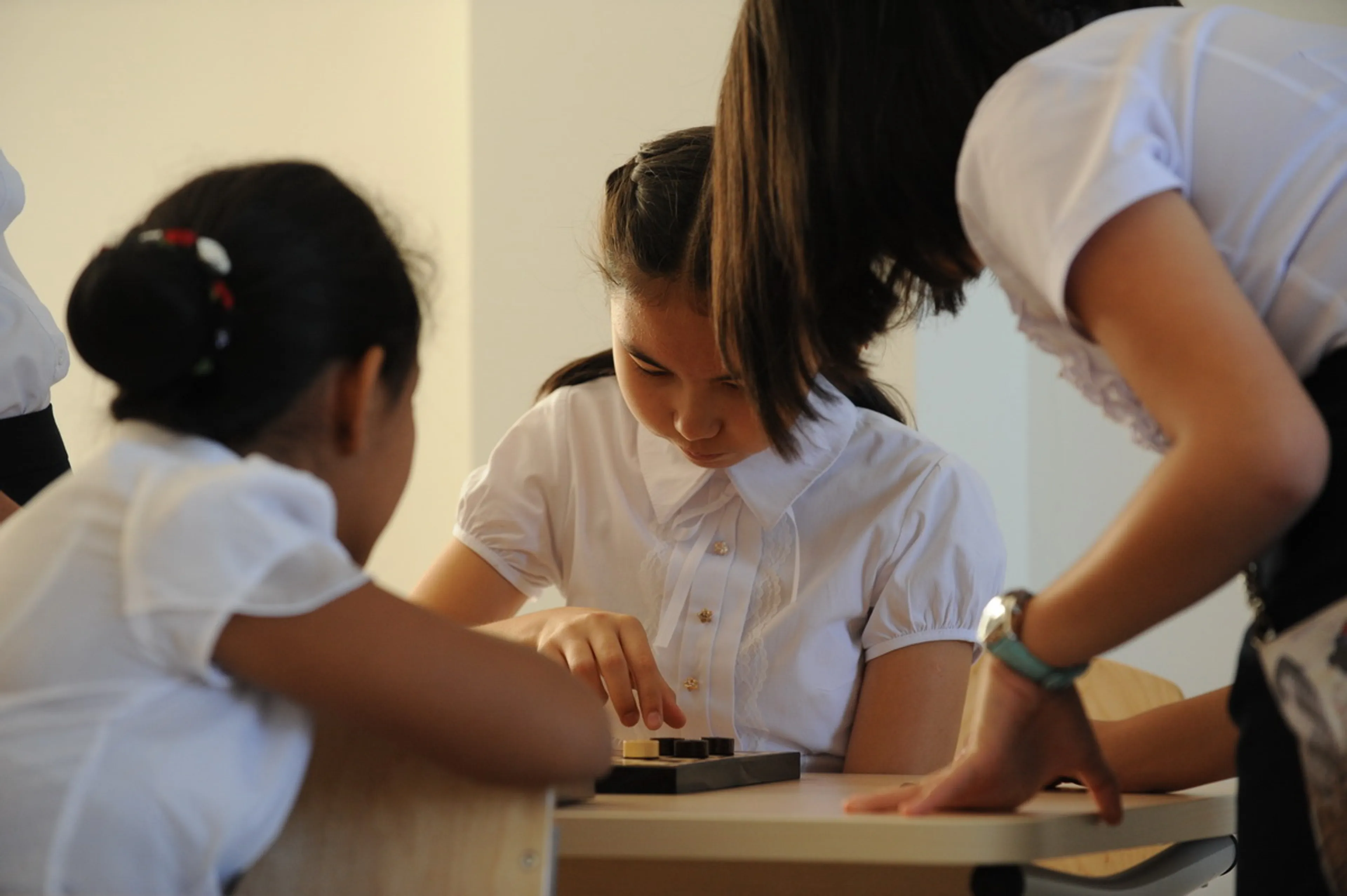 Капитал - Казахстанцы тратят от 45 тысяч тенге на подготовку ребенка к школе