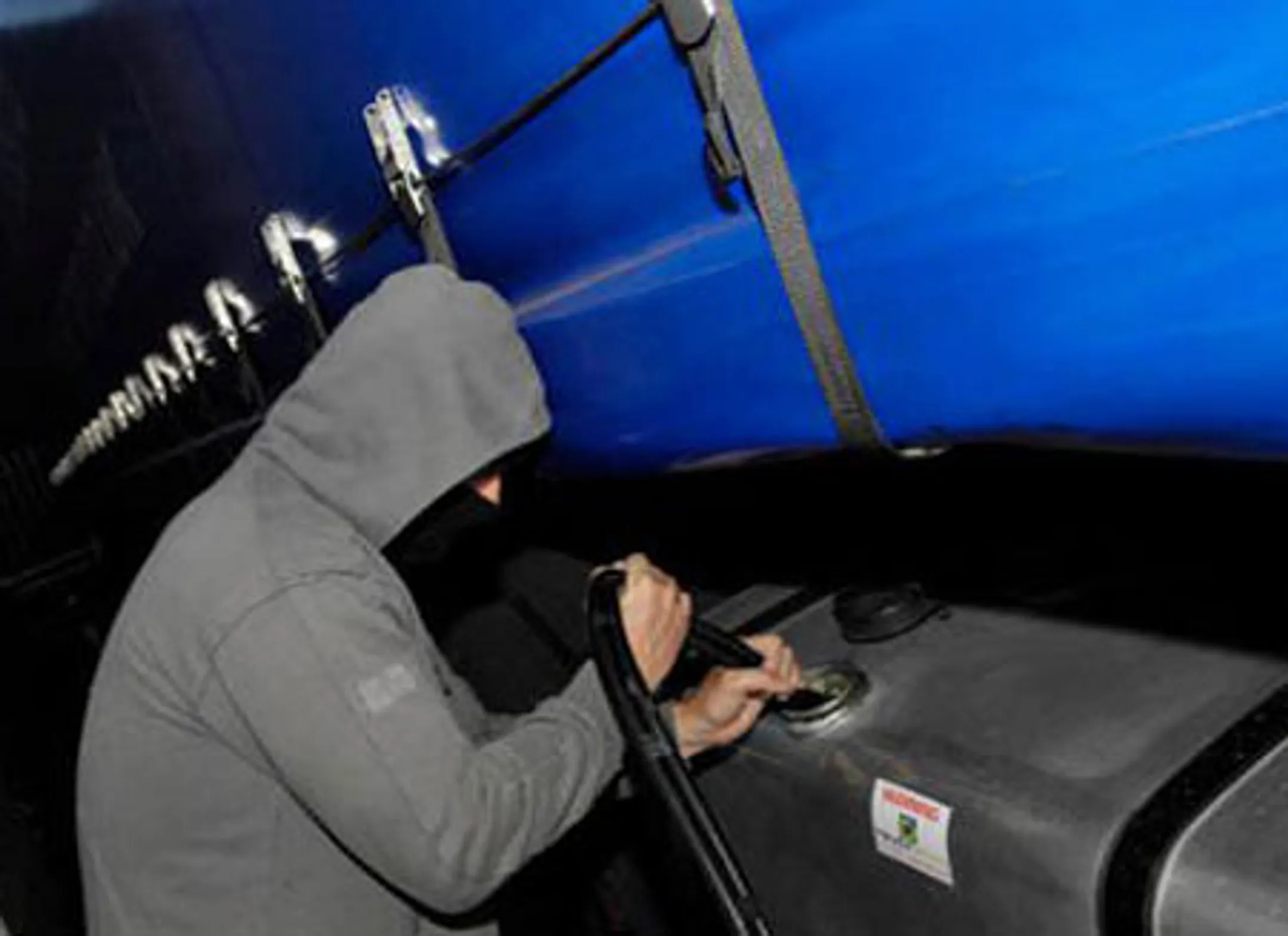 Подсчитаны убытки от теневого рынка топлива в ЕС - Image Kapital.kz