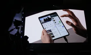 Капитал - Samsung отложил выпуск новых складных Galaxy Fold