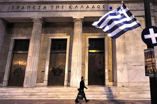 Капитал - МВФ одобрил очередной транш помощи Греции