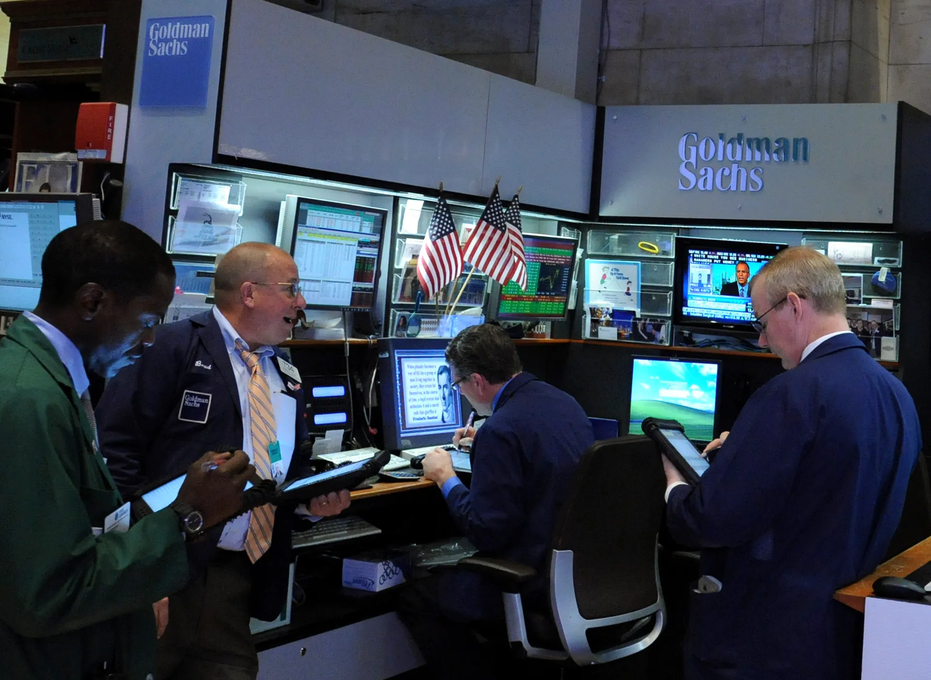 Капитал - Goldman советует инвесторам делать ставки на валюты стран БРИКС