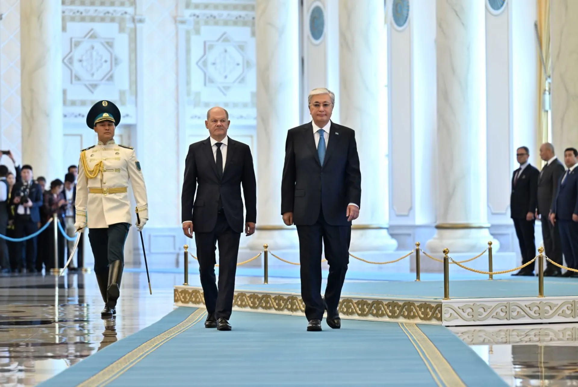 Капитал - В Акорде состоялась церемония встречи Федерального канцлера Германии