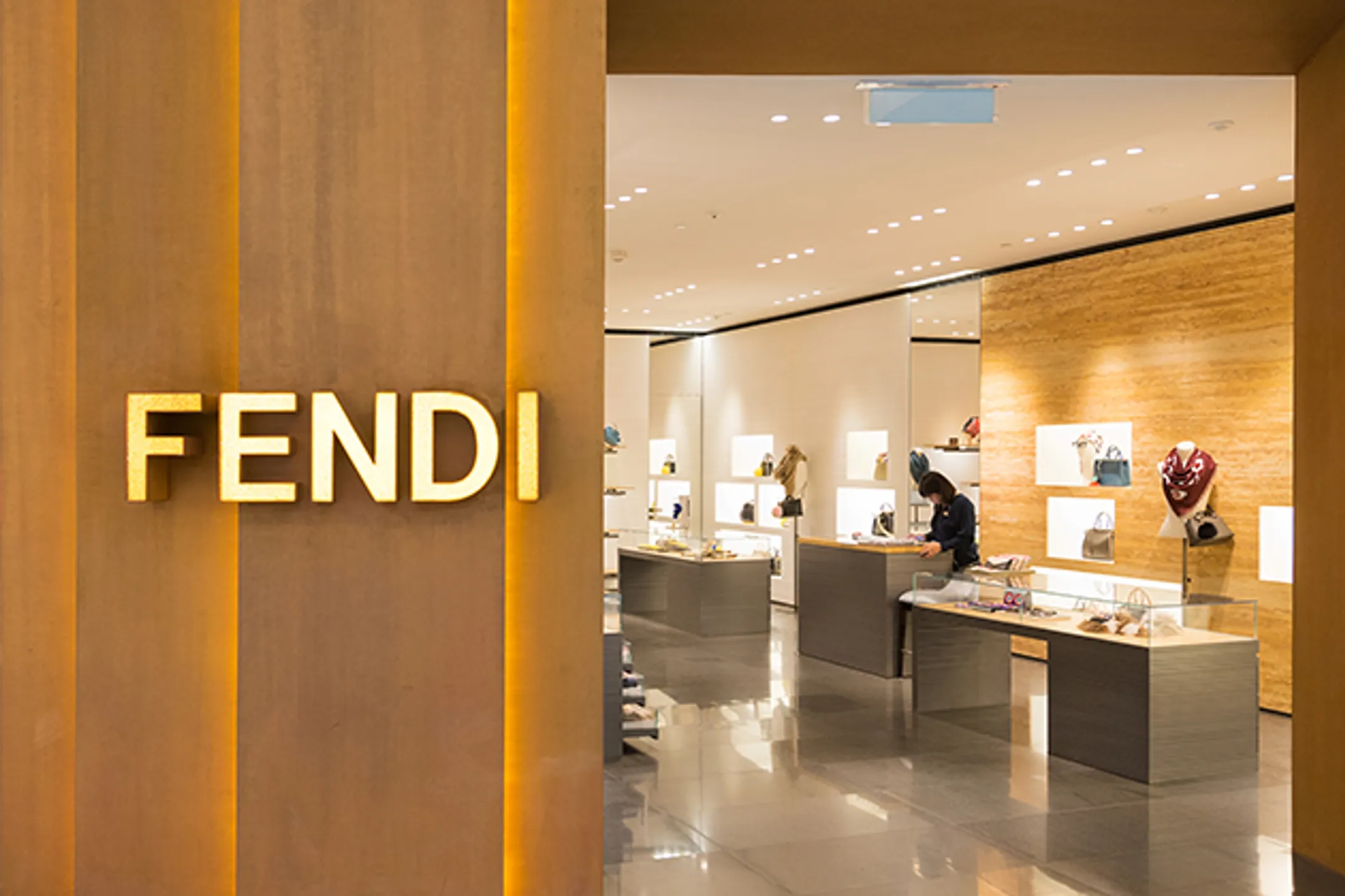 Как коллекции Fendi покорили элиту и режиссеров - Image Kapital.kz
