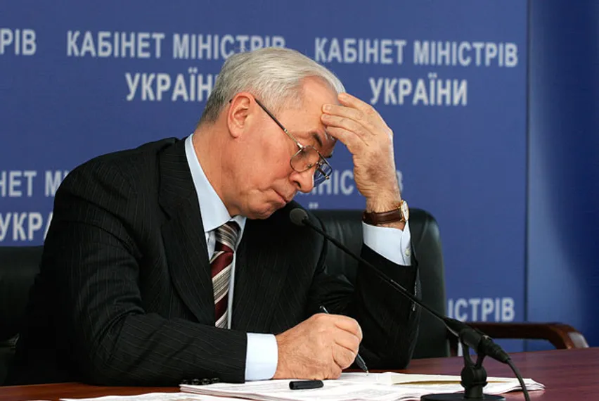 Капитал - Экс-премьер Азаров объявлен в розыск