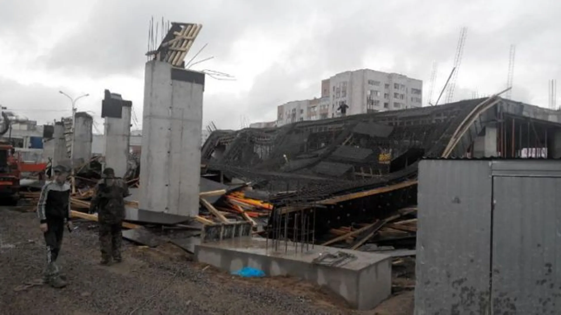 Капитал - В Караганде обрушился строящийся торговый дом