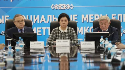 Гульшара Абдыкаликова провела совещание по соблюдению трудовых прав