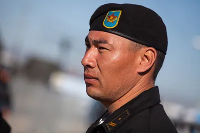 Казахстан не будет отправлять военных в Украину