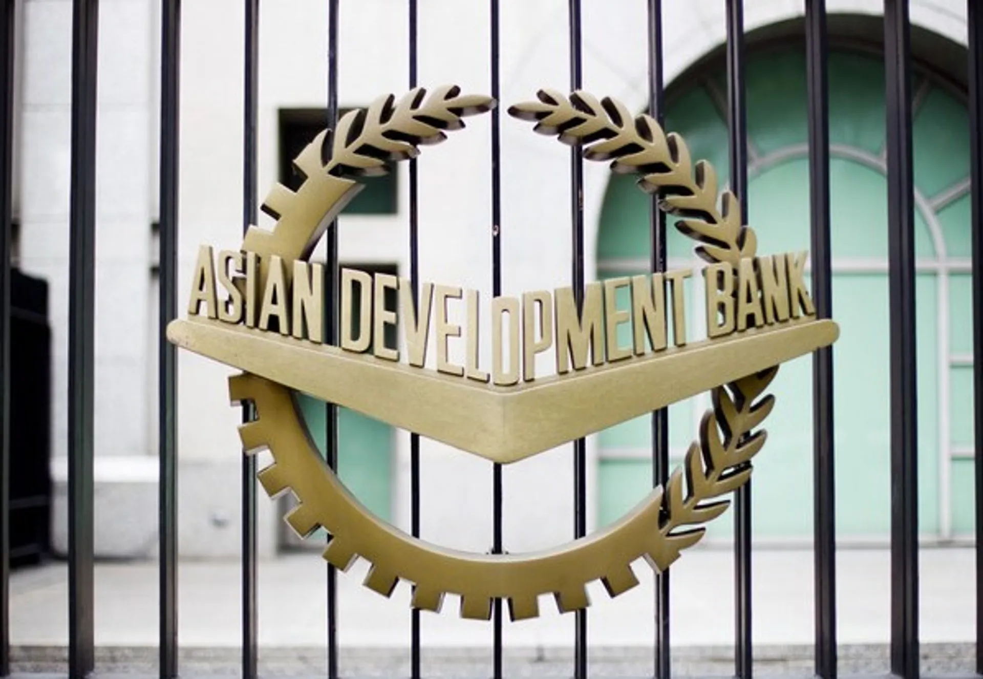 Капитал - АБР займет ряду регионов РК 66 млрд тенге