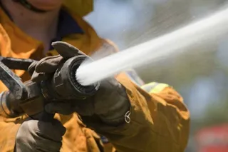 Капитал - 23 человека эвакуировали из-за пожара в адмздании Алматы