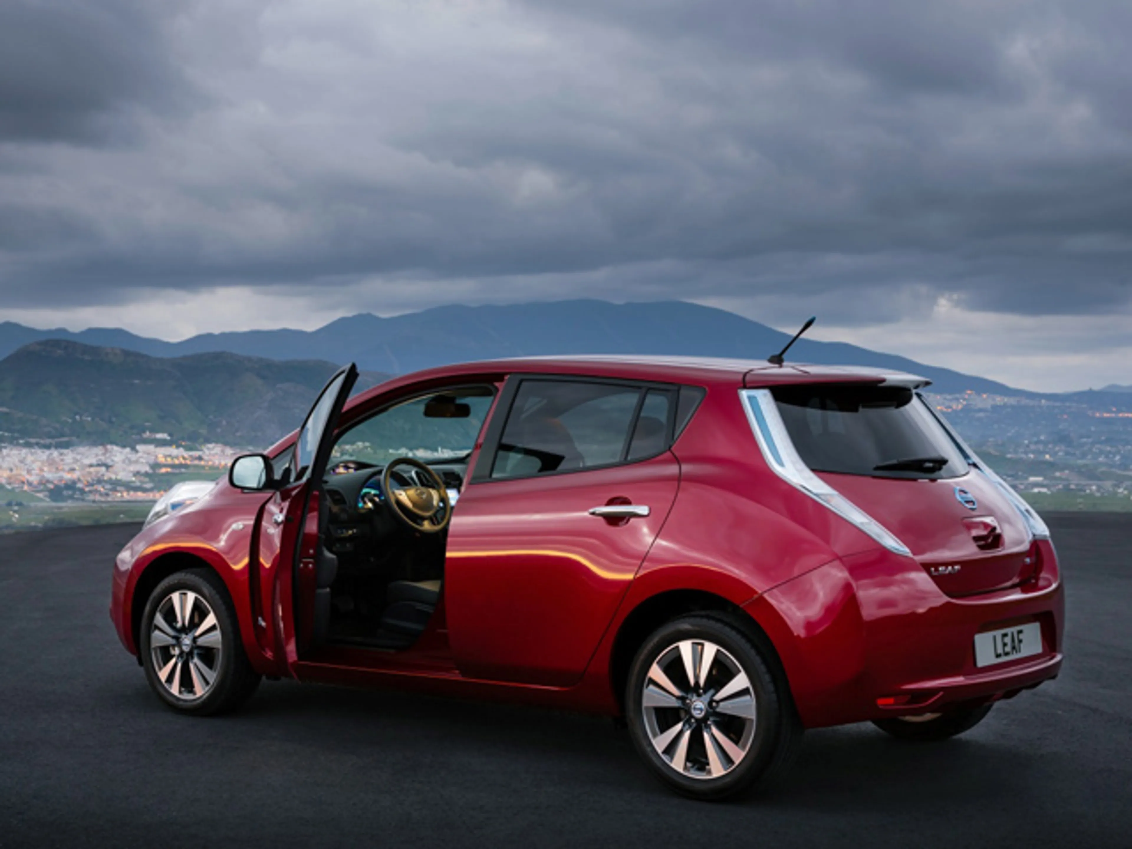 Капитал - Nissan Leaf покорил Европу