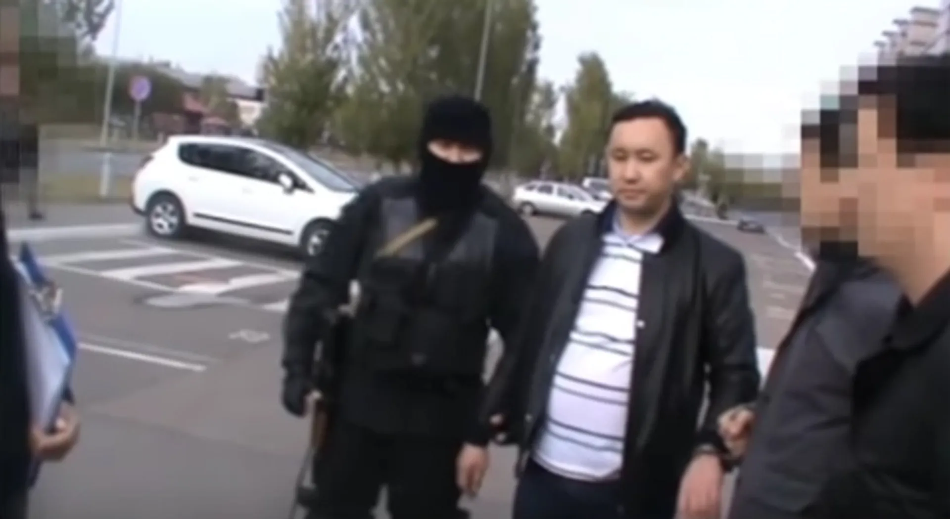 Капитал - При получении взятки задержаны сотрудники двух министерств