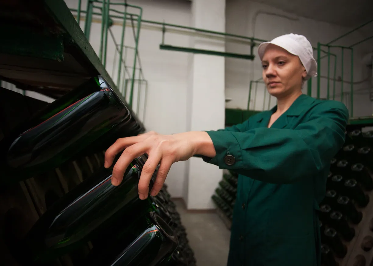 Недобросовестные импортеры обманывают не только потребителей, но и государство - фото kapital.kz