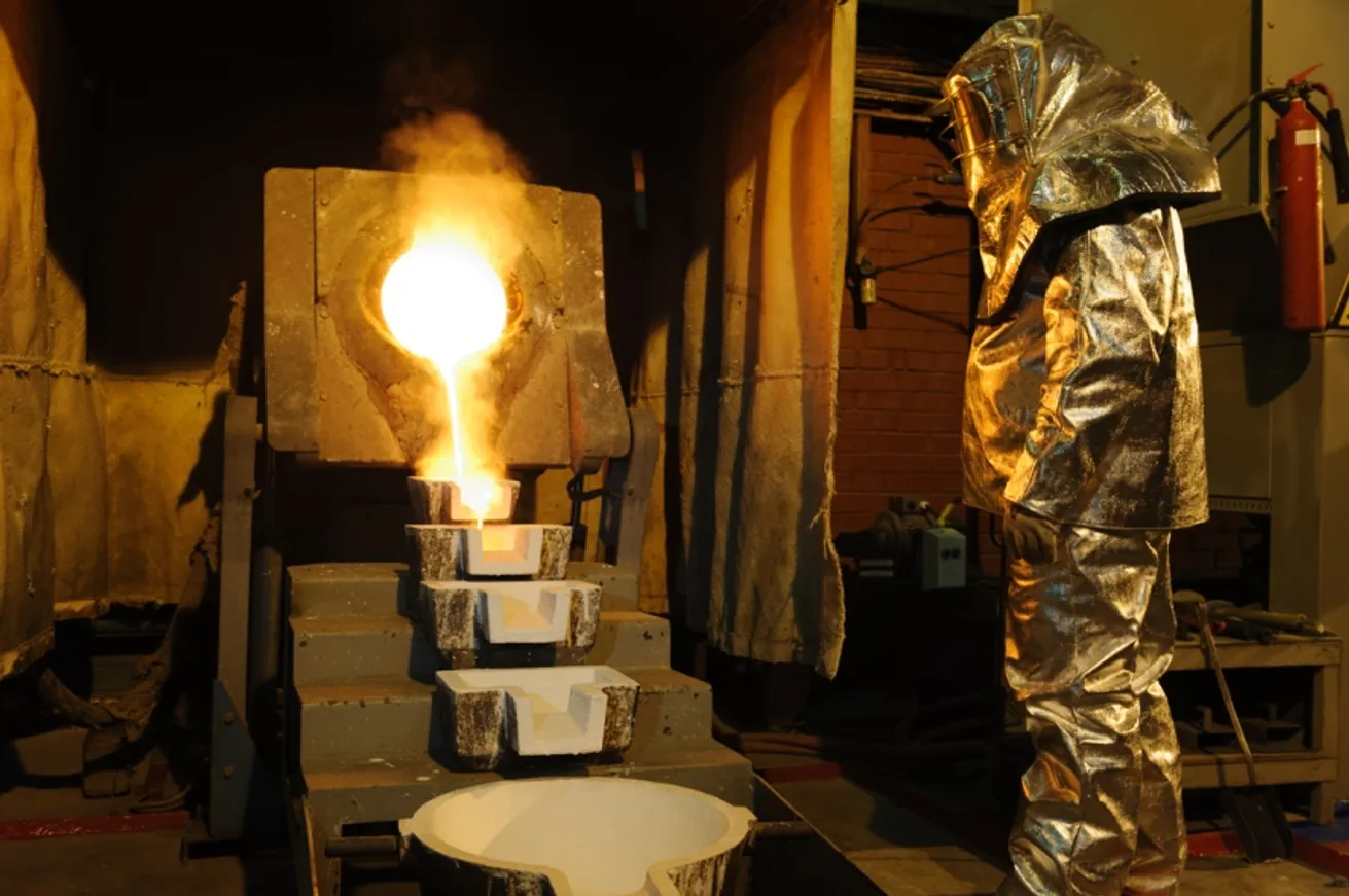 На фото: Плавильное отделение на Варваринском <br>