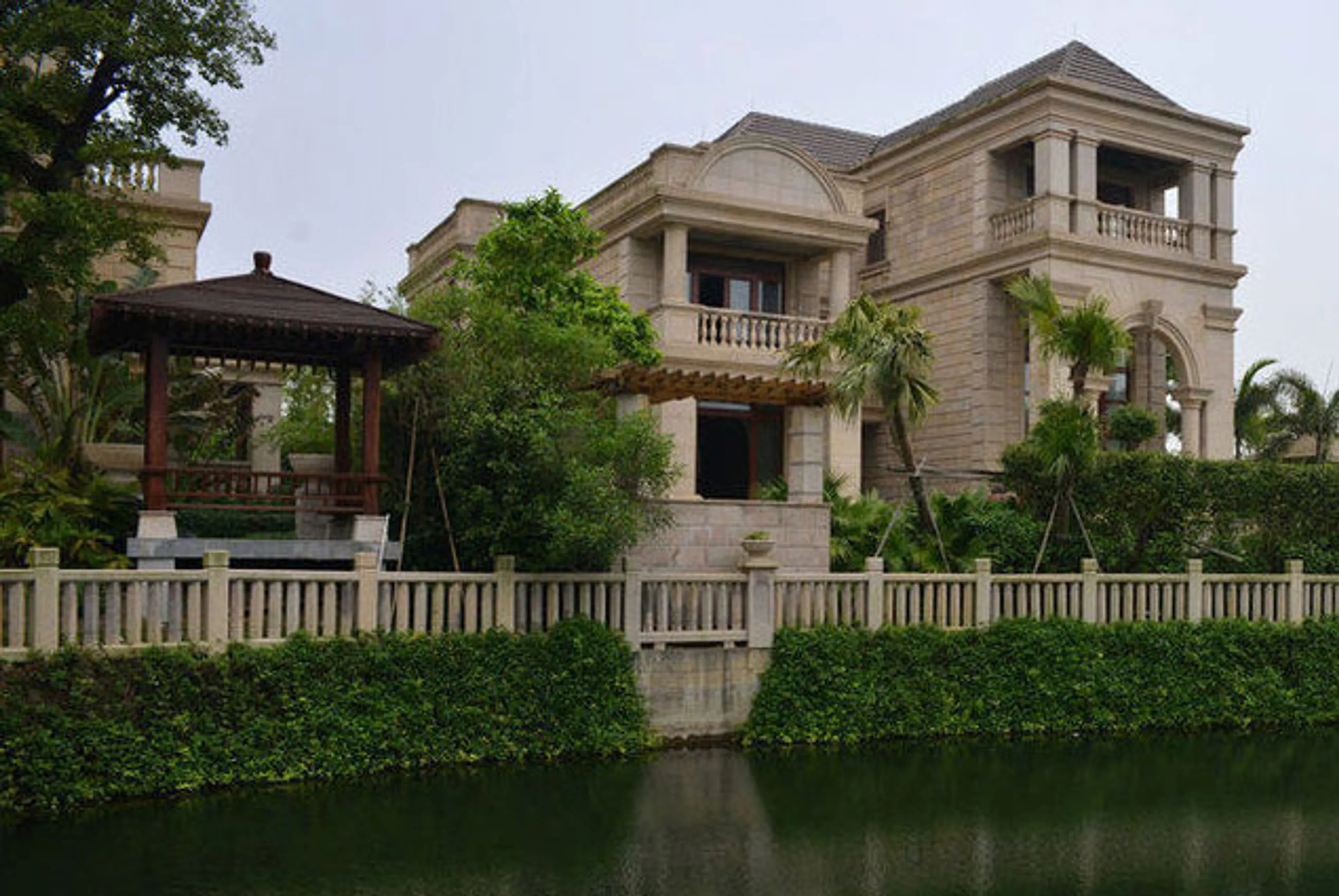 Капитал - Чиновники Китая распродают недвижимость