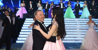 Капитал - Президент посетил столичный новогодний бал