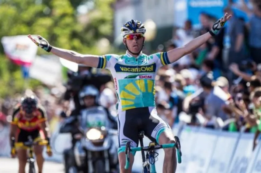 Капитал - Astana подписала контракты с двумя велогонщиками