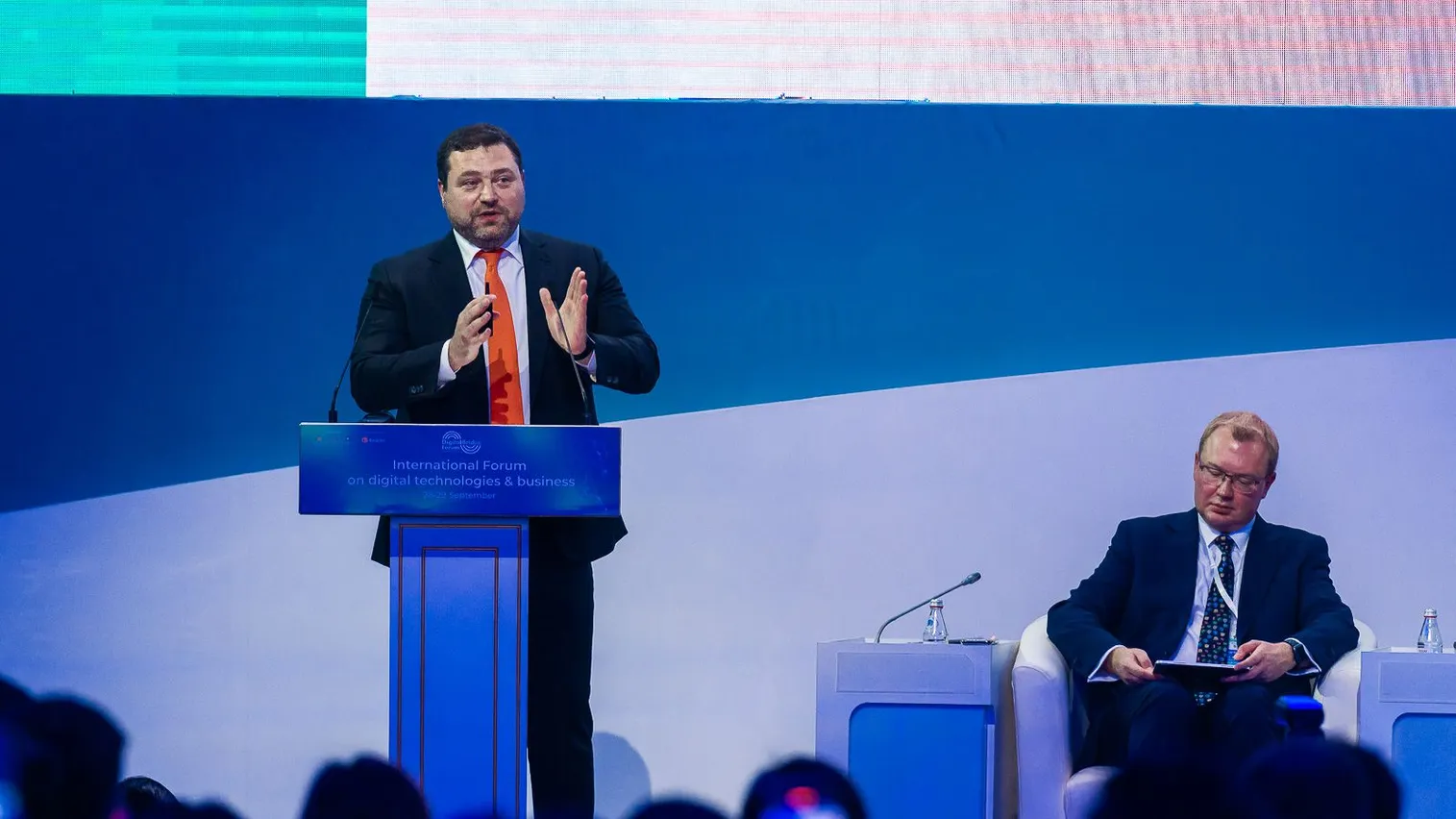 Глава государства ознакомился с цифровыми разработками бизнеса - фото kapital.kz