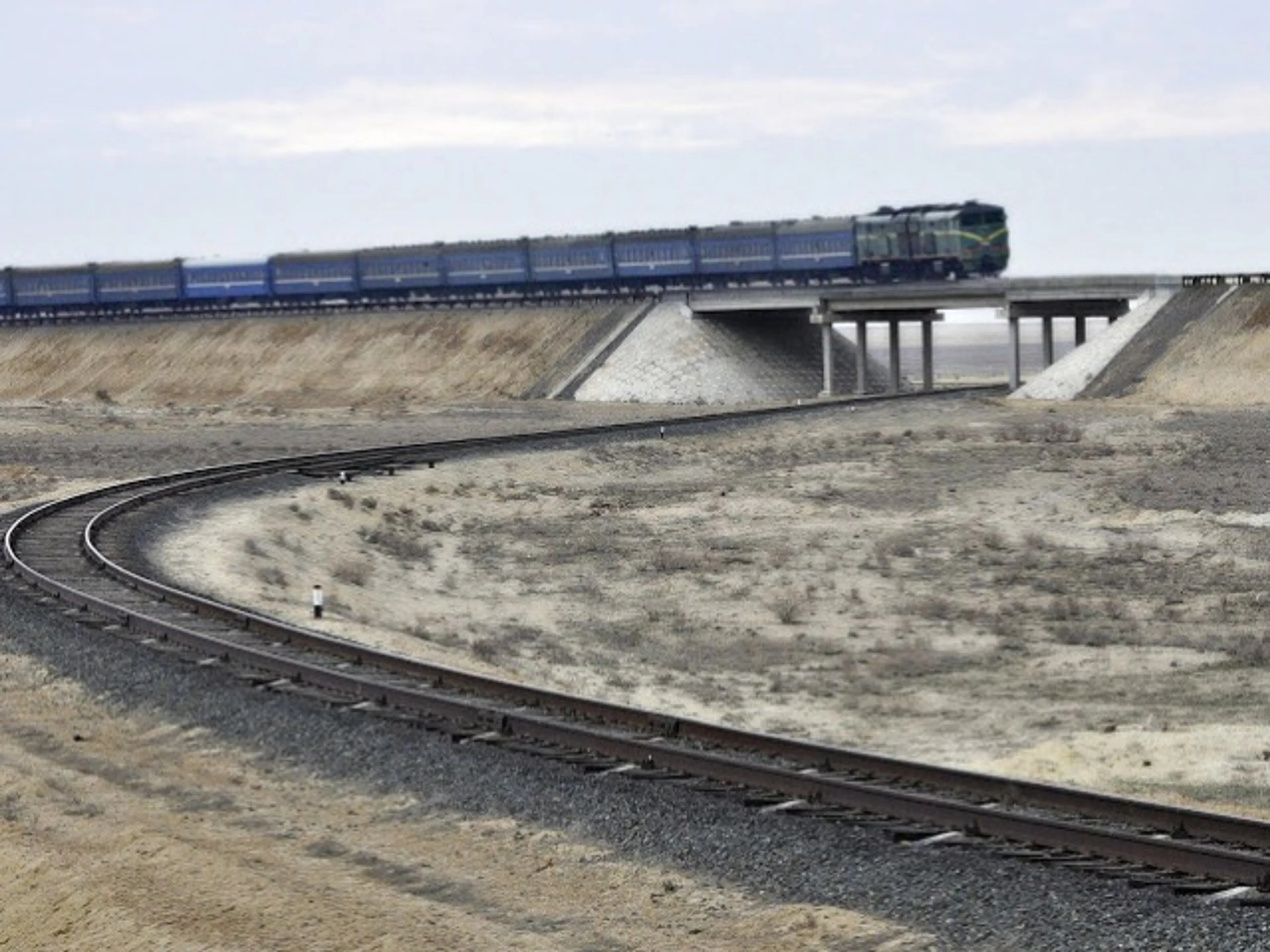 Капитал - Запущены поезда по переходу Алтынколь – Хоргос