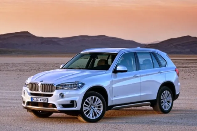 Компания BMW показала X5 третьего поколения