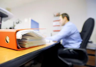 Контроль рабочего времени на госслужбе внедряться не будет