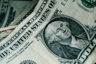 Капитал - Максимальный курс в обменниках — 389 тенге за доллар