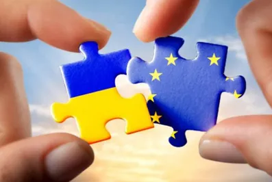 Украина-ЕС: Синий флаг с 12 звездами в Киеве вешать рано