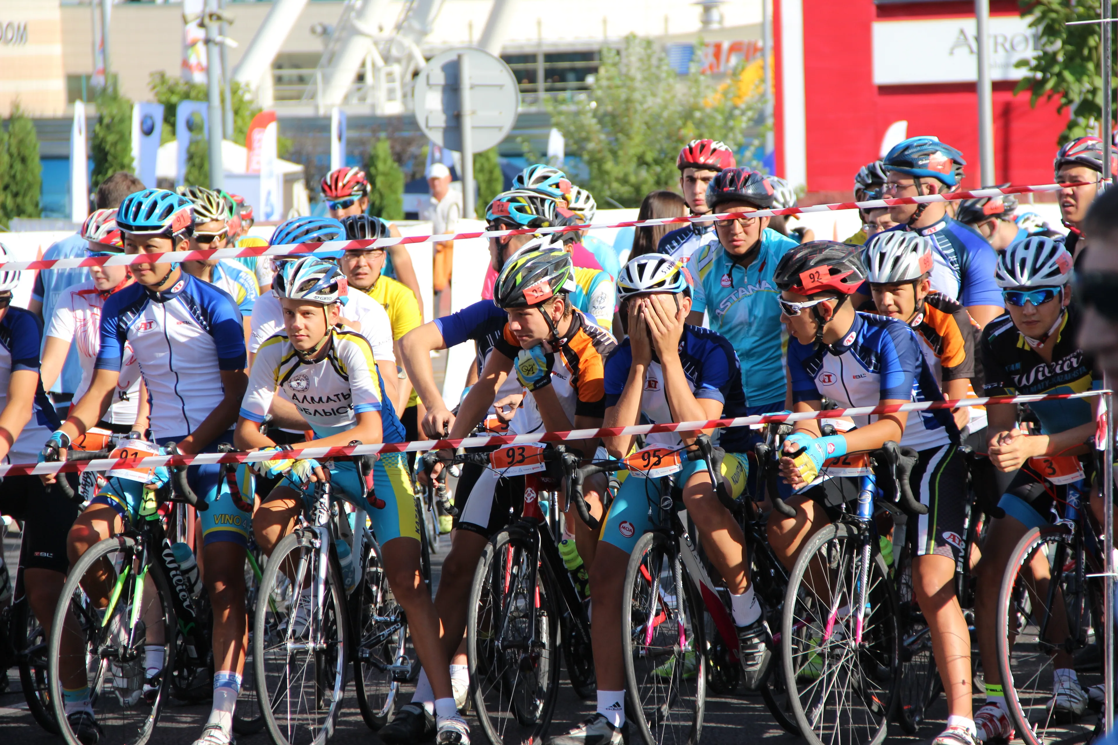 Капитал - В Алматы прошла профессиональная велогонка для любителей