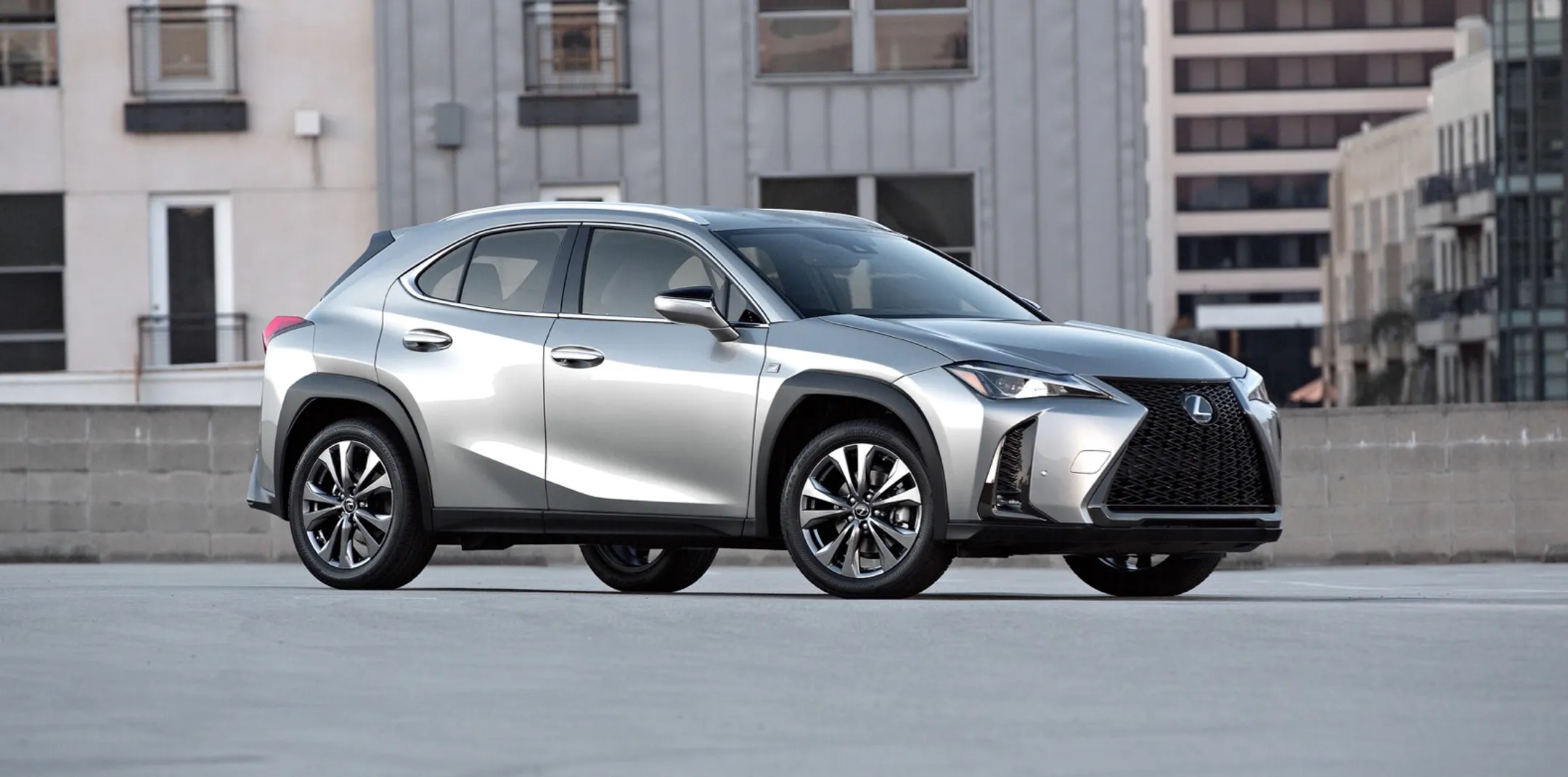Lexus UX: маленький кроссовер с большим будущим - Image Kapital.kz