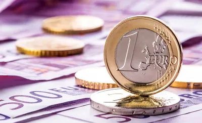 Объемы продаж евро увеличились на 39% за год