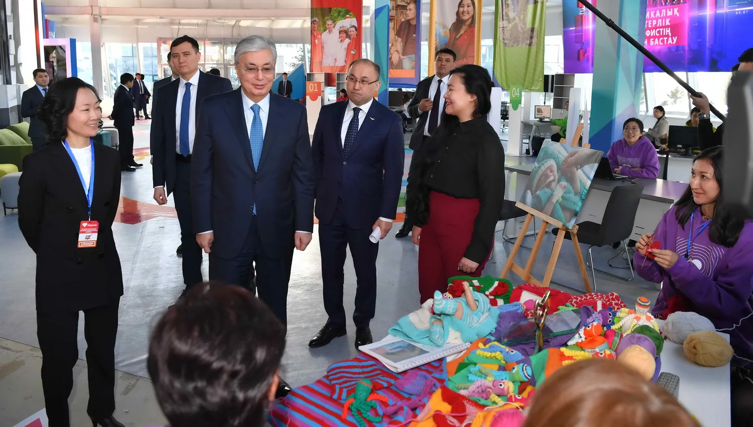 В Казахстане действует более 200 волонтерских организаций - фото kapital.kz