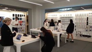 Капитал - Вселенная Apple: в Алматы открылся самый большой iSpace в Центральной Азии