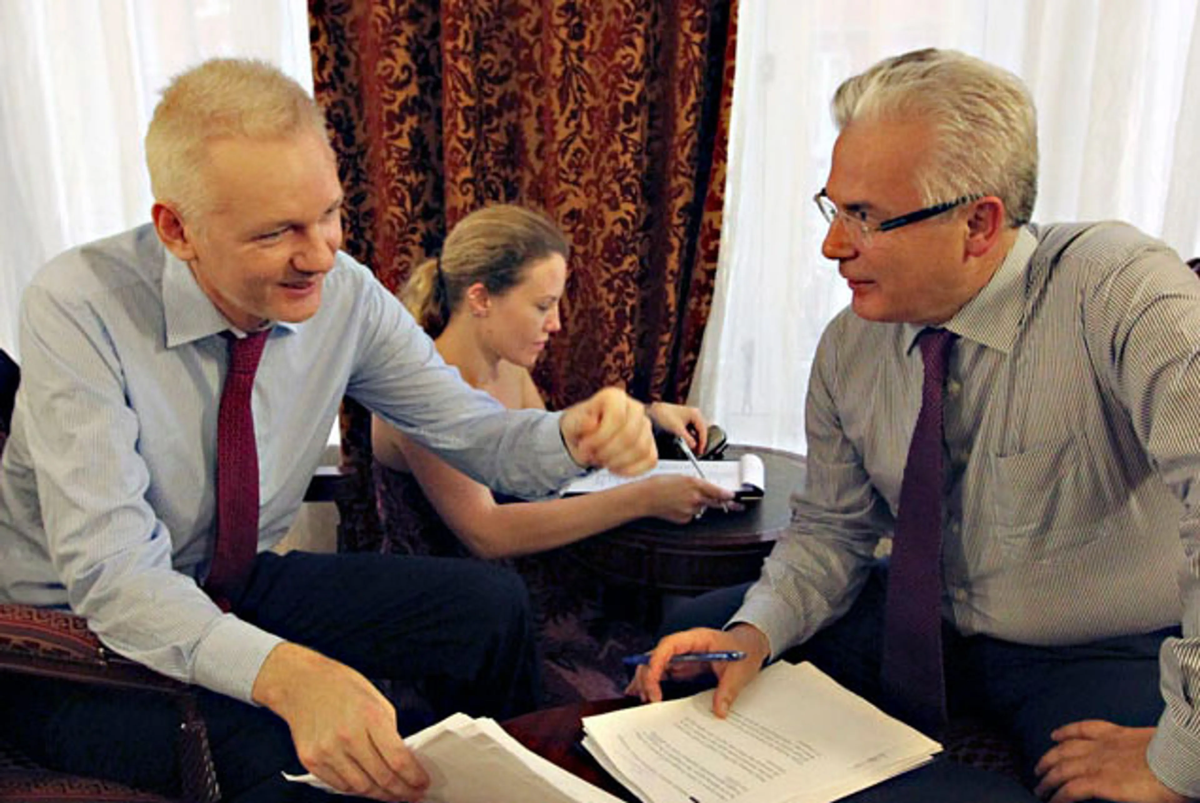 Капитал - Эквадор предоставит убежище Ассанжу