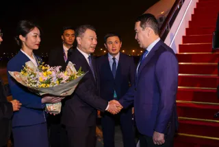 Капитал - Алихан Смаилов прибыл с рабочим визитом в Китай