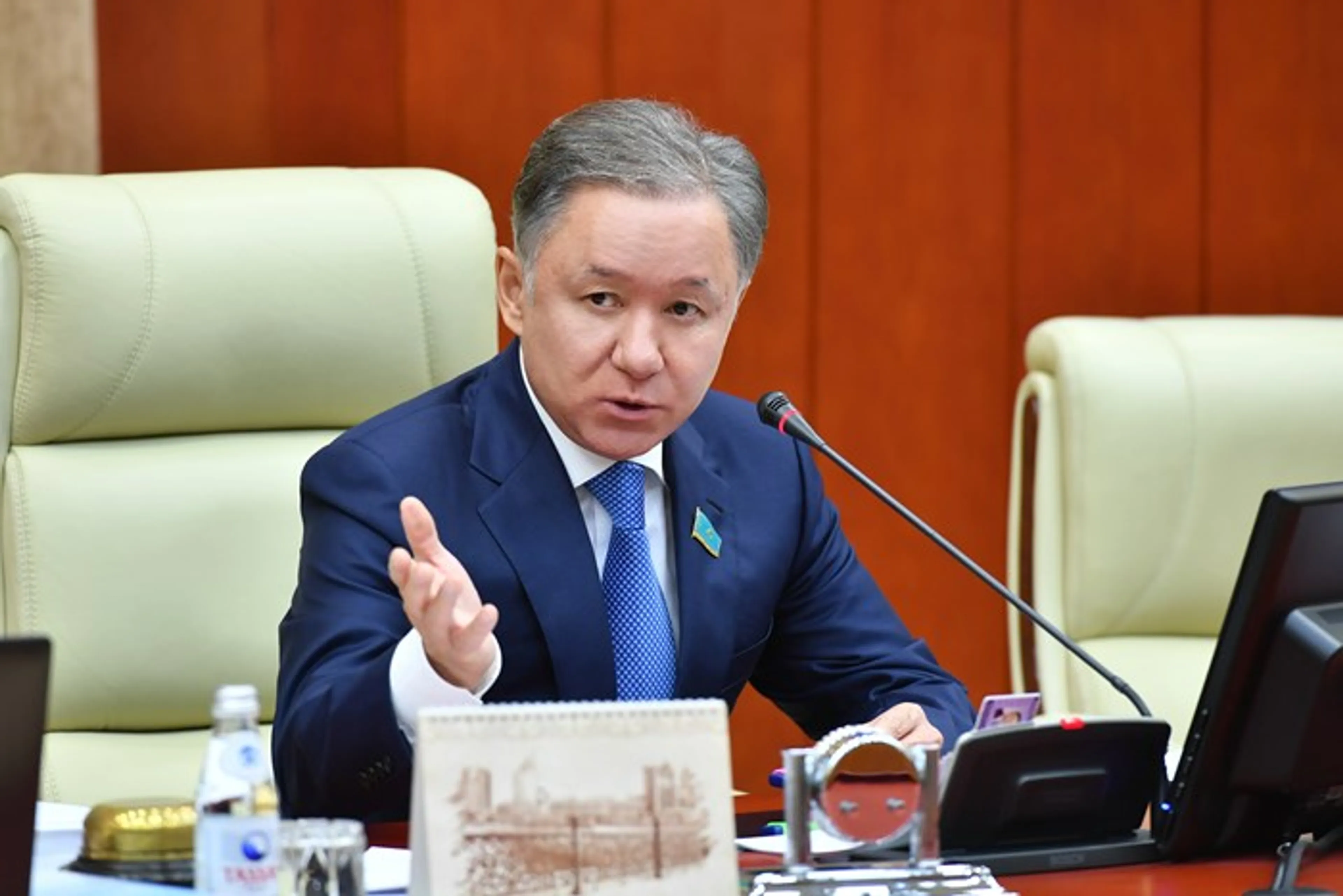 Капитал - Во время второй сессии мажилис одобрил 84 законопроекта