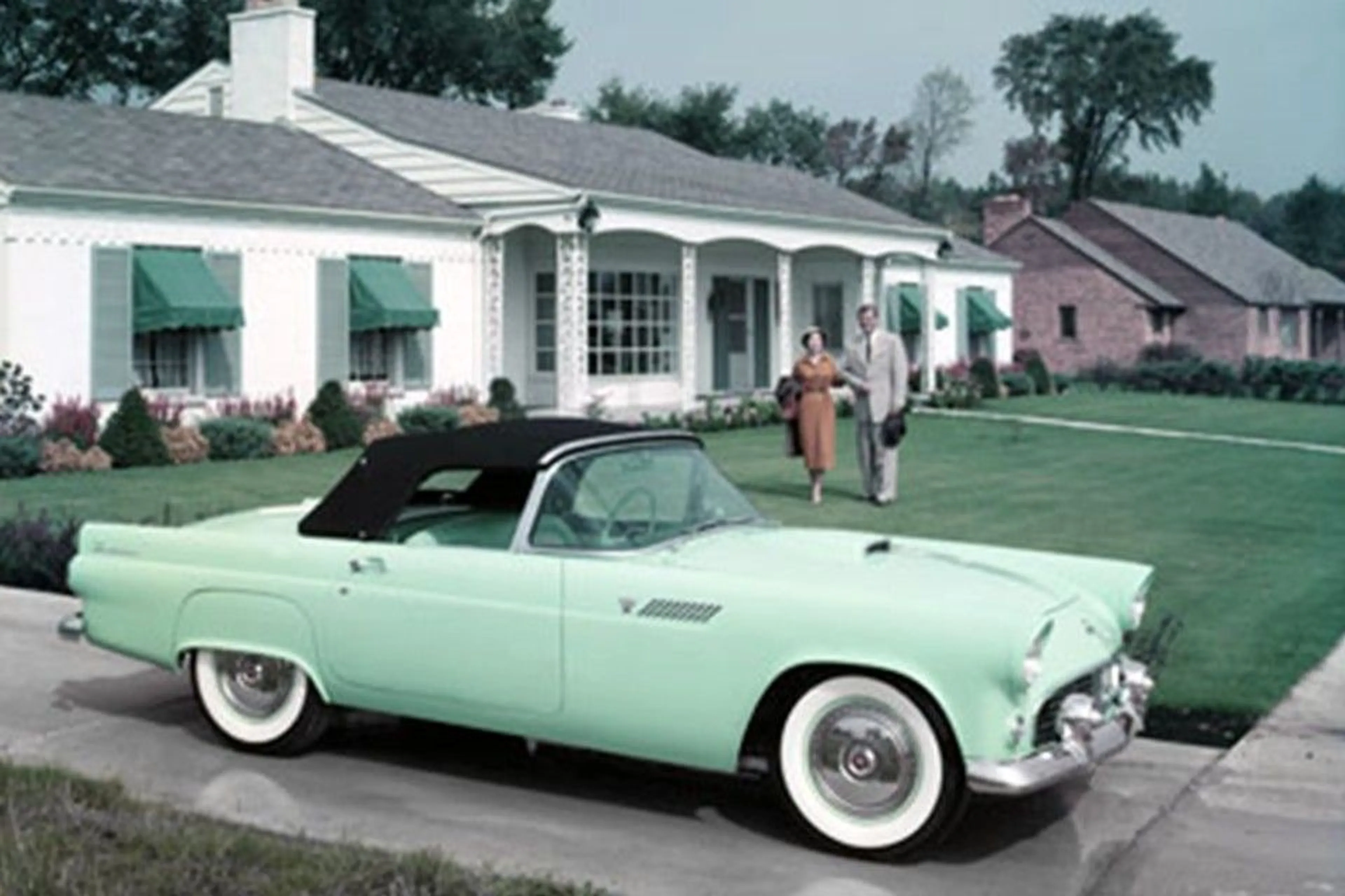 Ford Thunderbird 1954 года (Фото: corporate.ford.com)