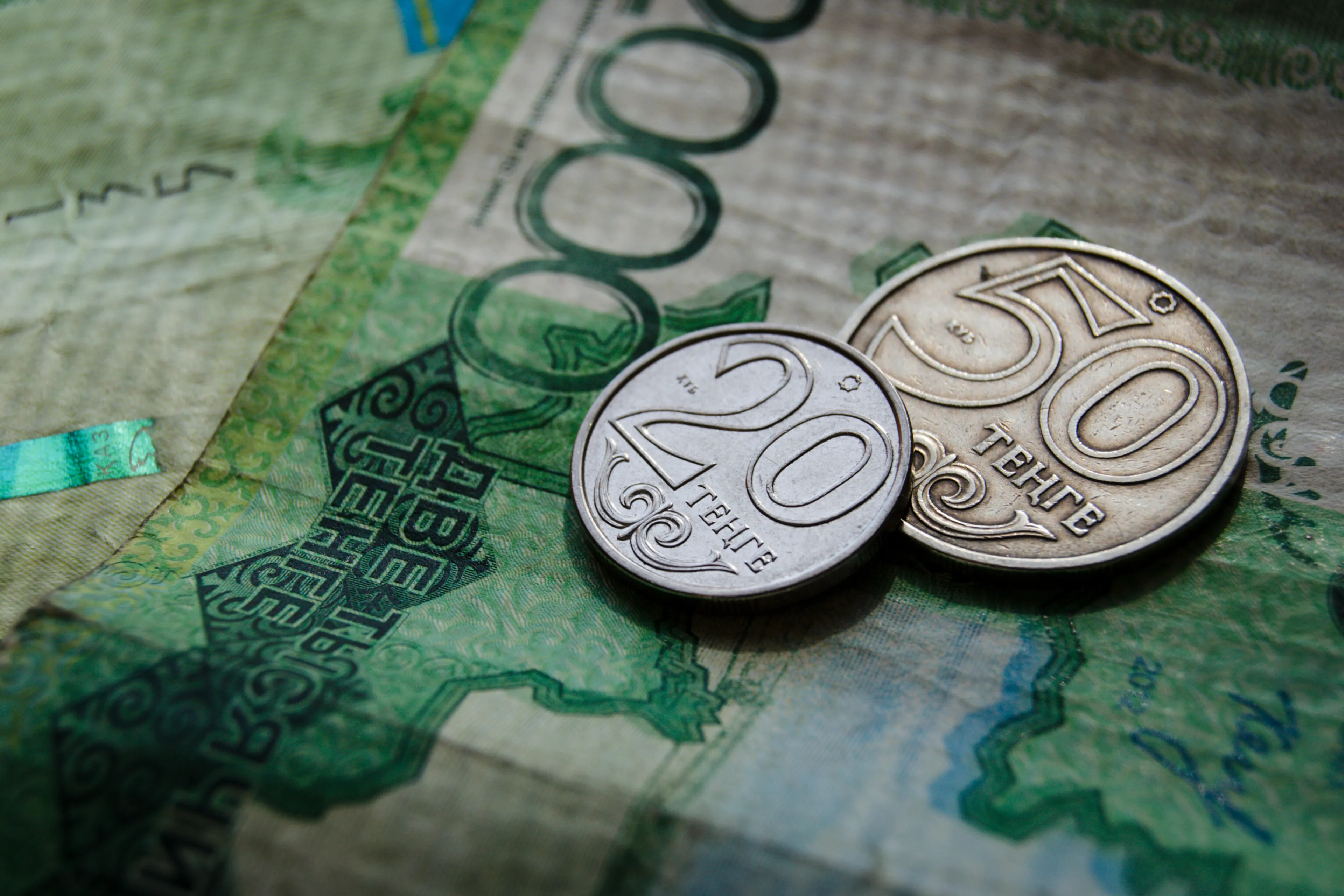 Капитал - Дневные торги: 378,86 тенге за доллар