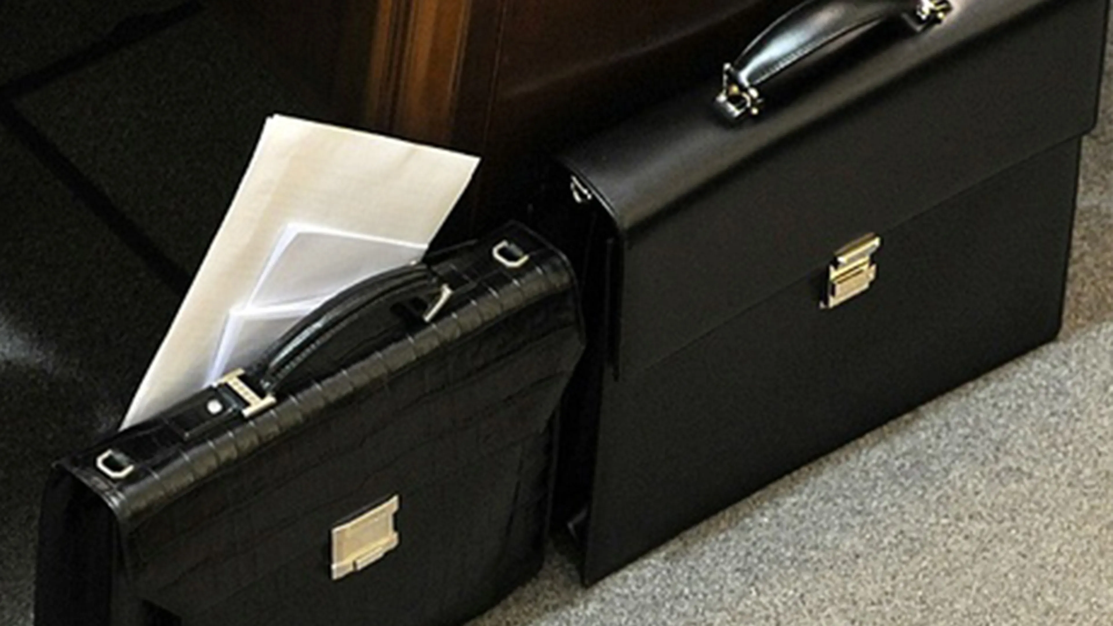 Капитал - Женис Касымбек представил двух новых руководителей департаментов МИР РК